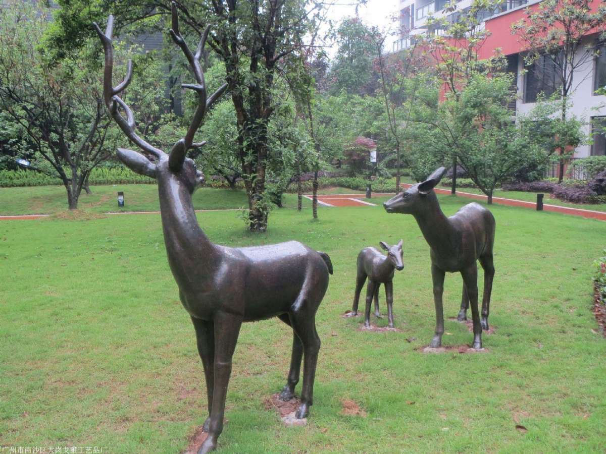 铸铜鹿雕塑